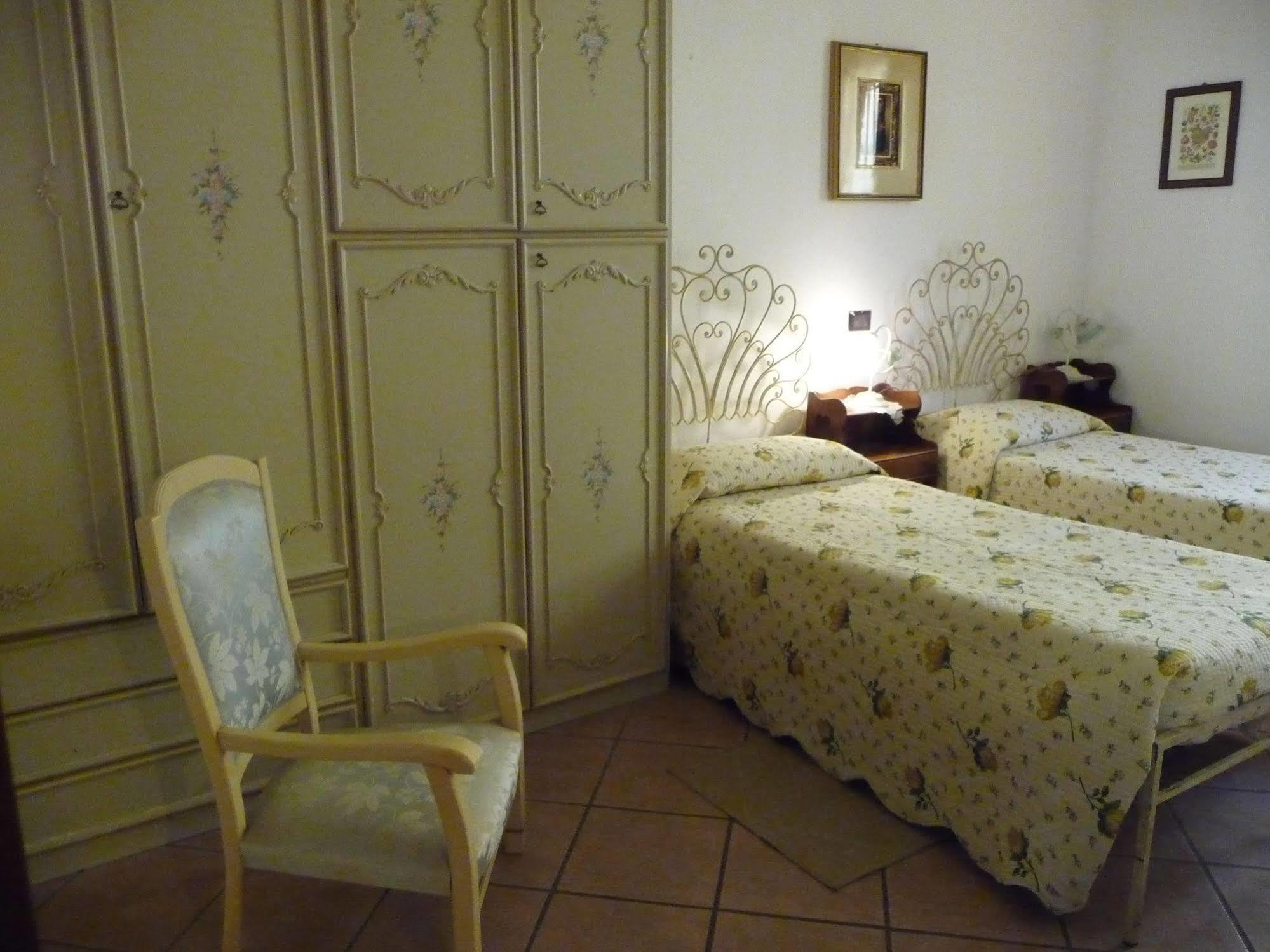 Al Parco Bed and Breakfast Curtatone Eksteriør billede